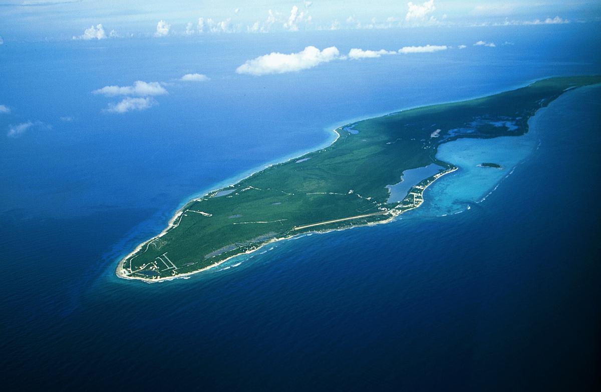 Почему не было острова. Острова Кайман. Остров малый Кайман. Большой Кайман Каймановы острова. ￼ острова Кайман, Великобритания.